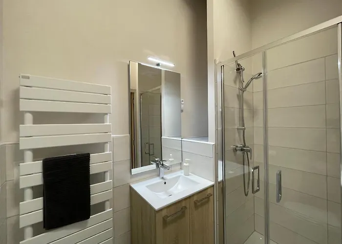 아파트 Chateau De Latour Sur Sorgue *