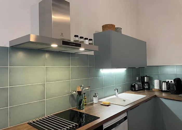 Chateau De Latour Sur Sorgue 아파트 *