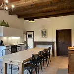 Chateau De Latour Sur Sorgue Apartment Marnhagues-et-Latour