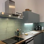Chateau De Latour Sur Sorgue Apartment *