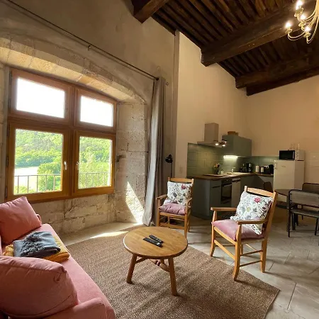 Chateau De Latour Sur Sorgue * Marnhagues-et-Latour