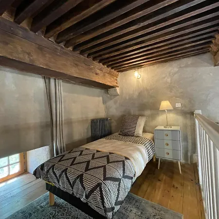 Chateau De Latour Sur Sorgue Appartement Marnhagues-et-Latour