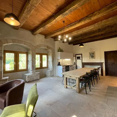 Chateau De Latour Sur Sorgue