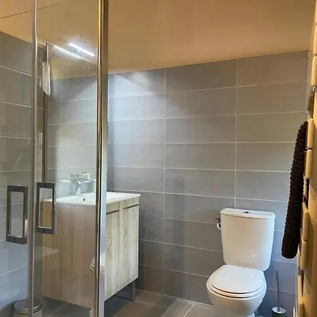 Chateau De Latour Sur Sorgue Apartman