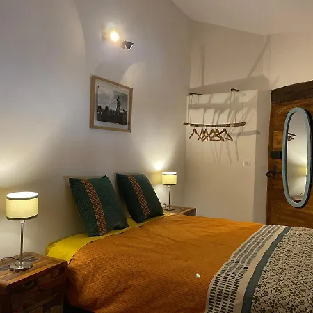 Chateau De Latour Sur Sorgue Marnhagues-et-Latour