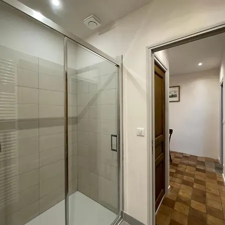 Chateau De Latour Sur Sorgue Lägenhet