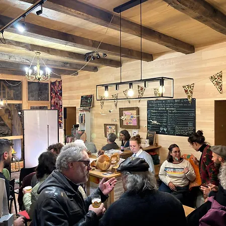 Chateau De Latour Sur Sorgue 公寓 *