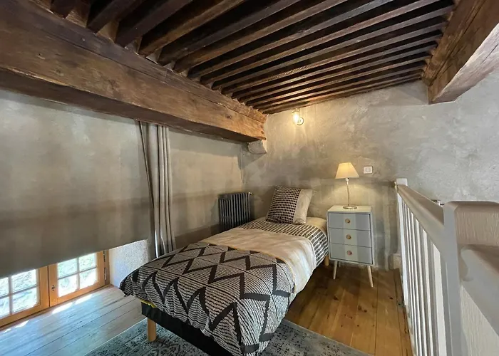 Chateau De Latour Sur Sorgue Apartament Marnhagues-et-Latour